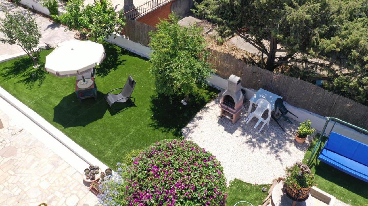 Le Case Di Helga Budoni Exterior foto